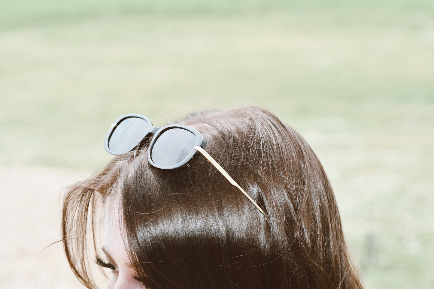 Minimal black with gold handles