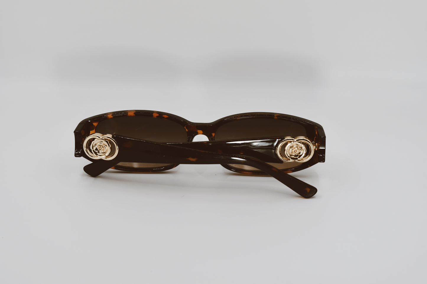 Two Ring Flower Hinge Brown Color Block Sunglasses