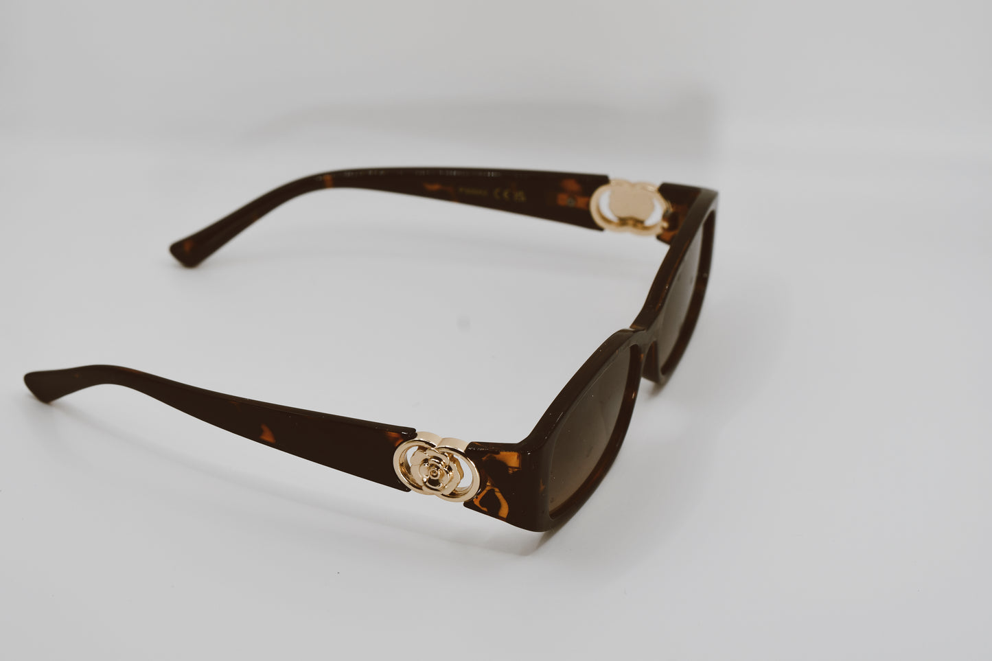 Two Ring Flower Hinge Brown Color Block Sunglasses