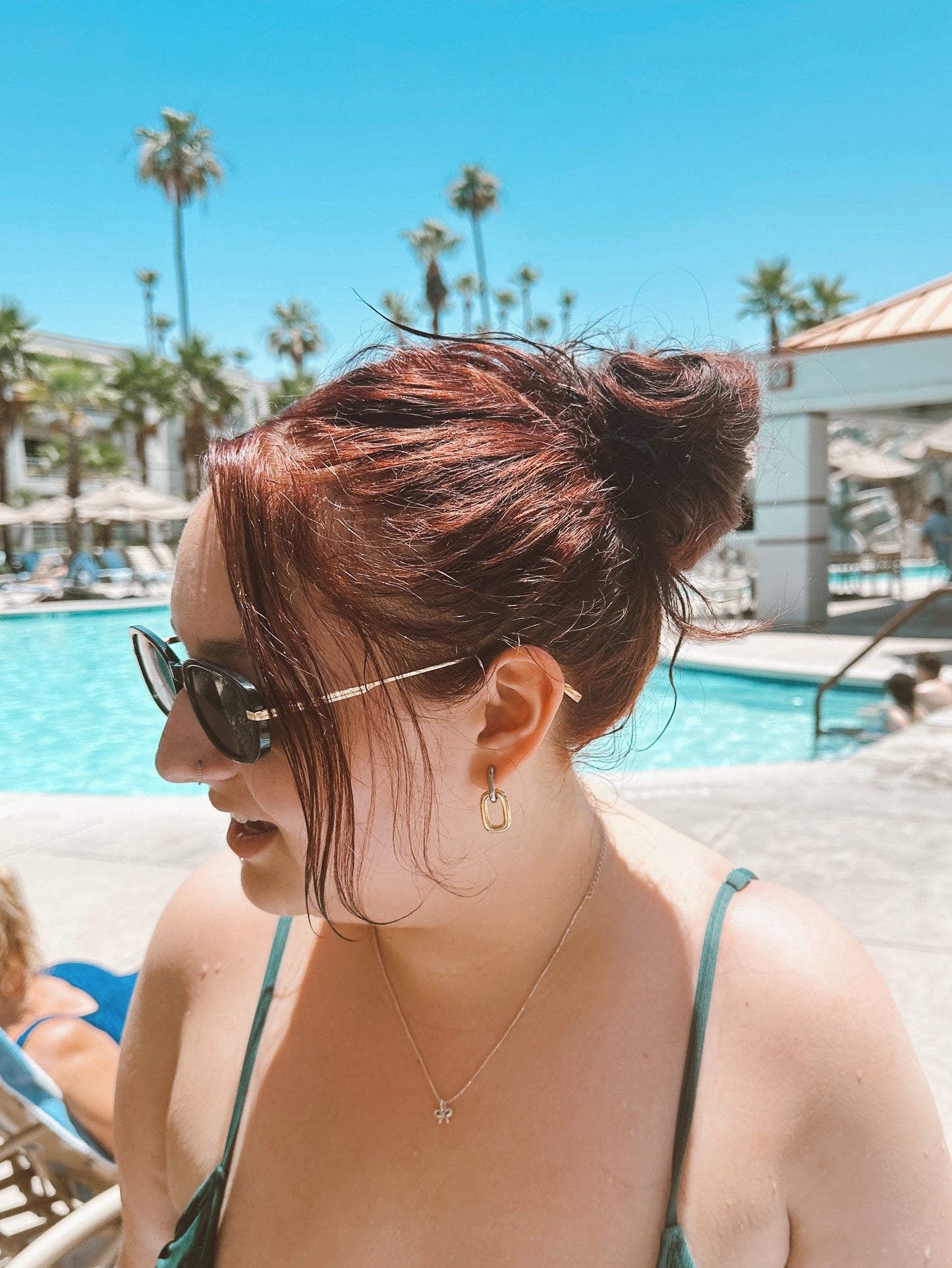 Minimal black with gold handles