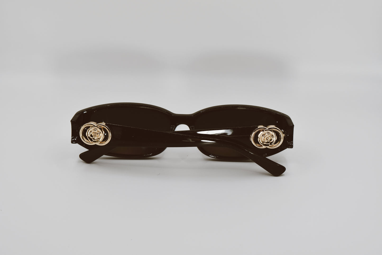 Two Ring Golden Flower Hing Black Sunglasses