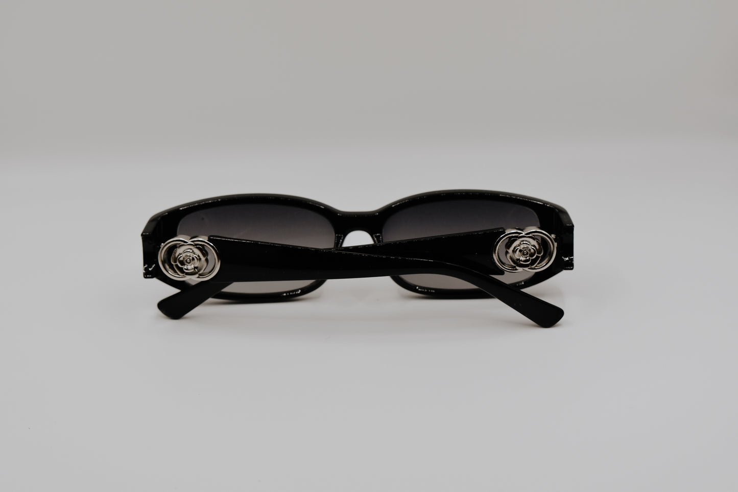 Two Ring Silver Flower Hinge Black Sunglasses